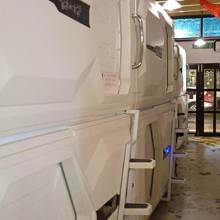 Vspace Guesthouse Capsule & Cafe Malacca Luaran gambar