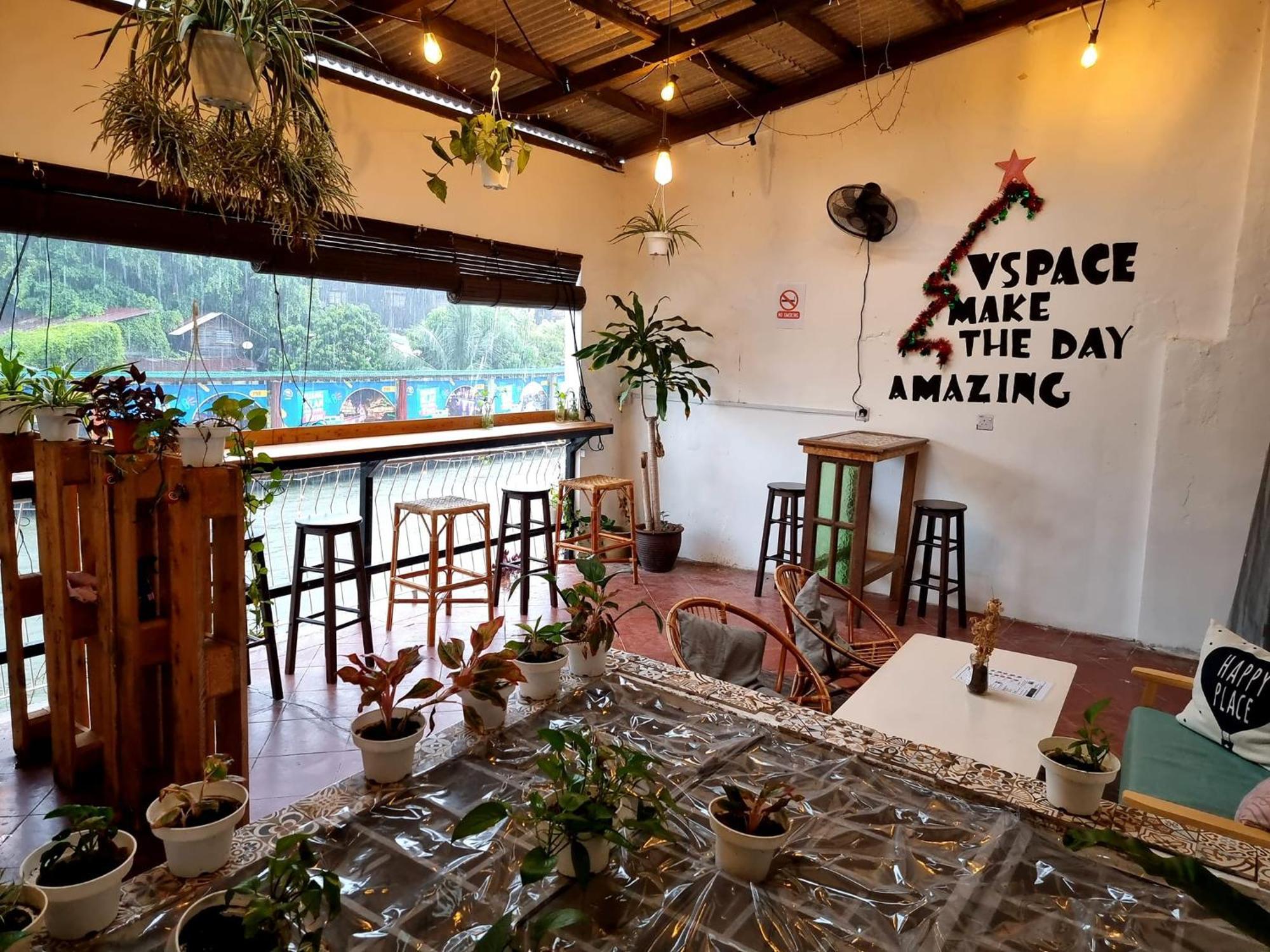 Vspace Guesthouse Capsule & Cafe Malacca Luaran gambar